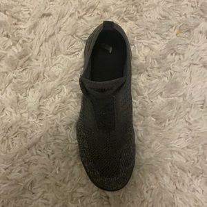 Size 8.5 black and grey nike air vapormax flyknit